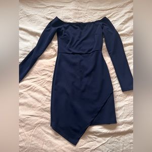 super cute off the shoulder longsleeve dress!